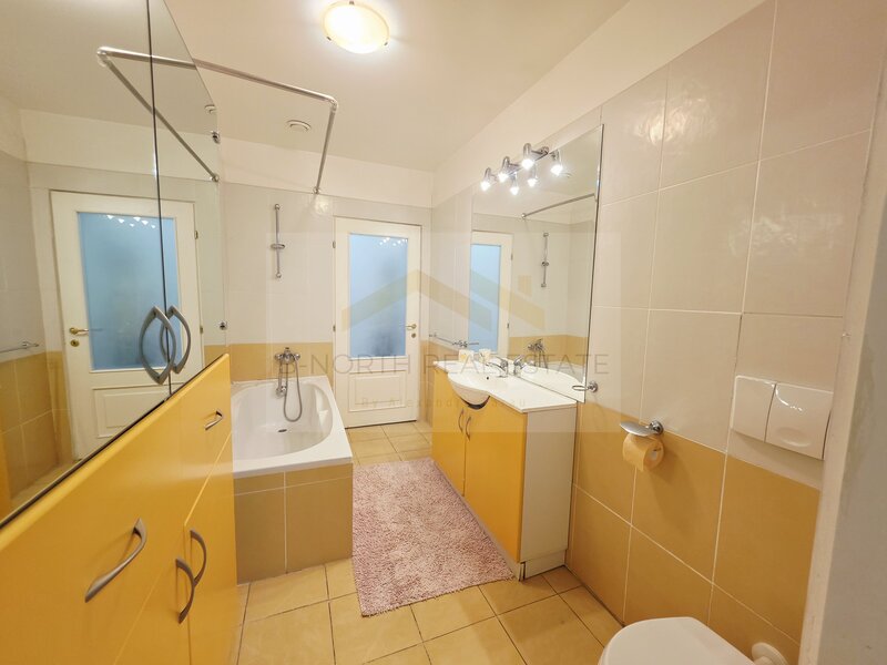 Resedinta exclusivista cu deschidere la Lacul Scrovistea