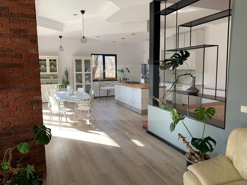 Resedinta exclusivista cu deschidere la Lacul Scrovistea